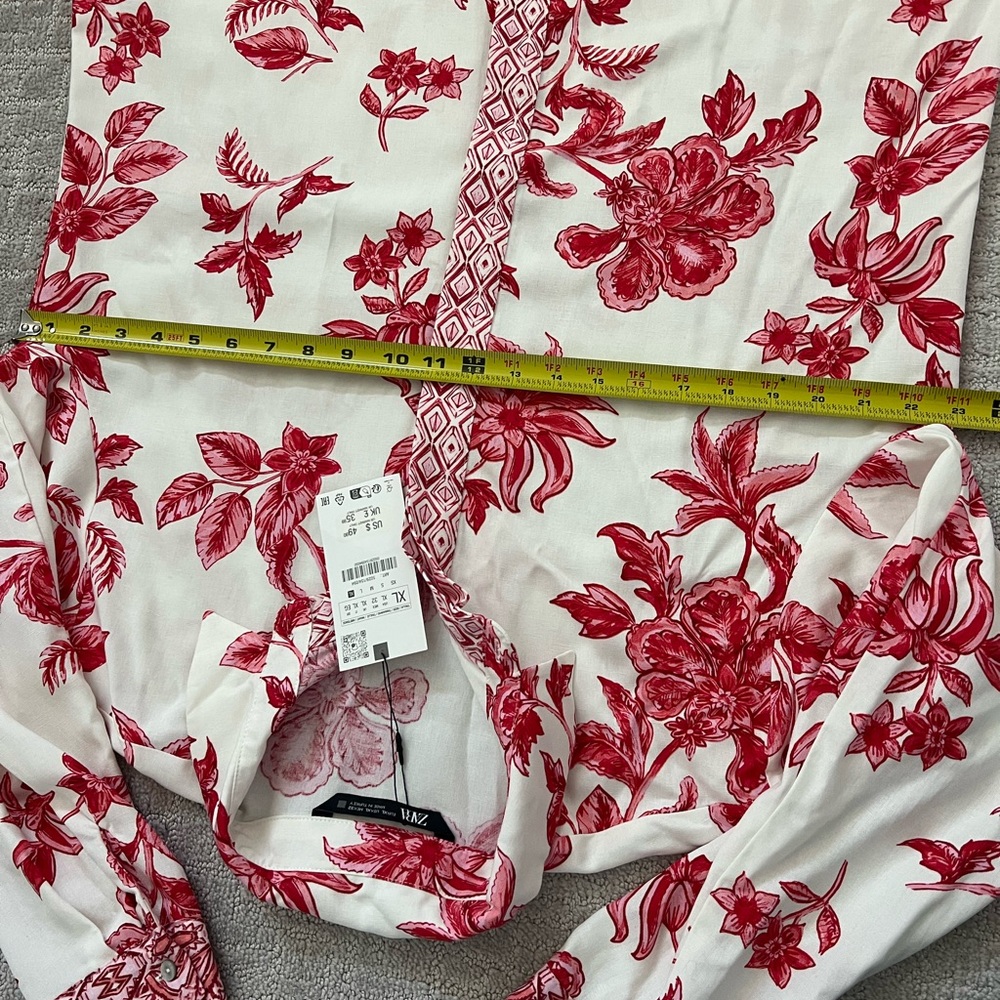 Zara Grecian Floral Button Top - Picture 4 of 5